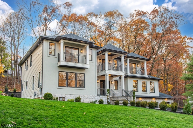 Livingston Twp., NJ 07039,24 Cliffside Dr