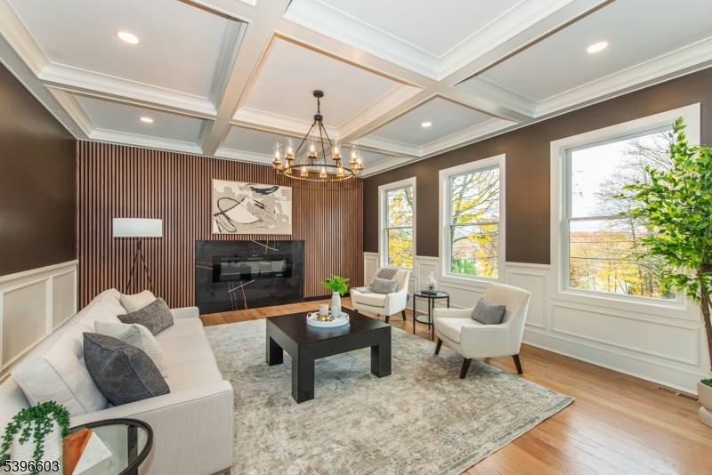 Livingston Twp., NJ 07039,24 Cliffside Dr