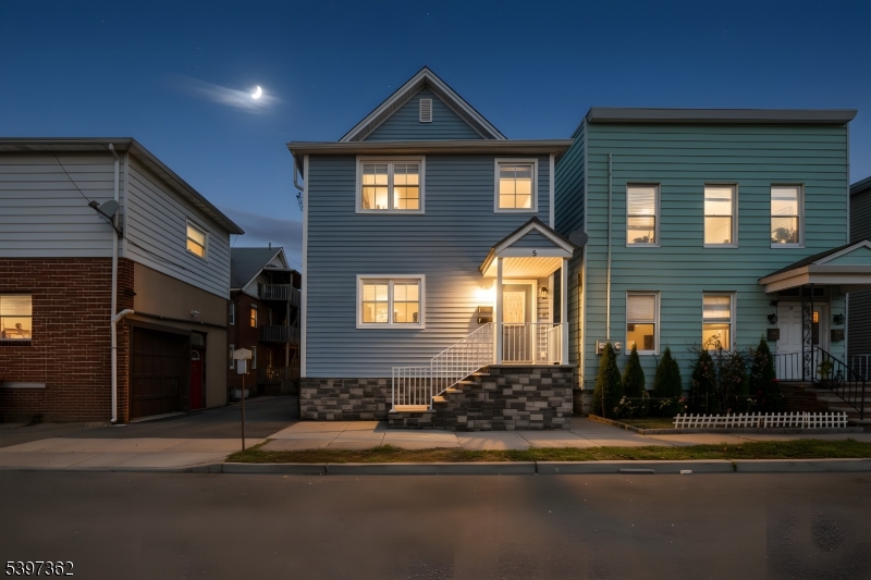 8 Essex St #2, Nutley Twp., NJ 07110