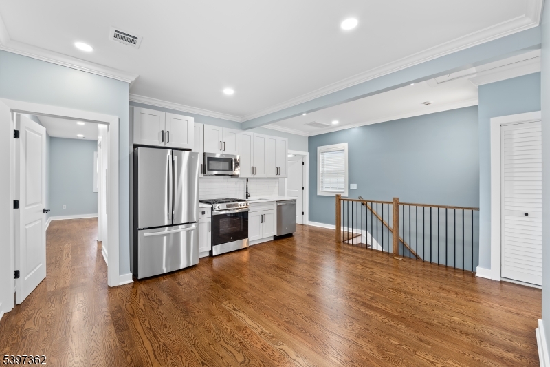 Nutley Twp., NJ 07110,8 Essex St #2