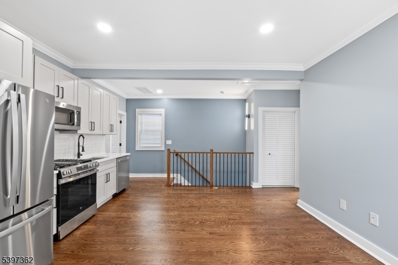 Nutley Twp., NJ 07110,8 Essex St #2