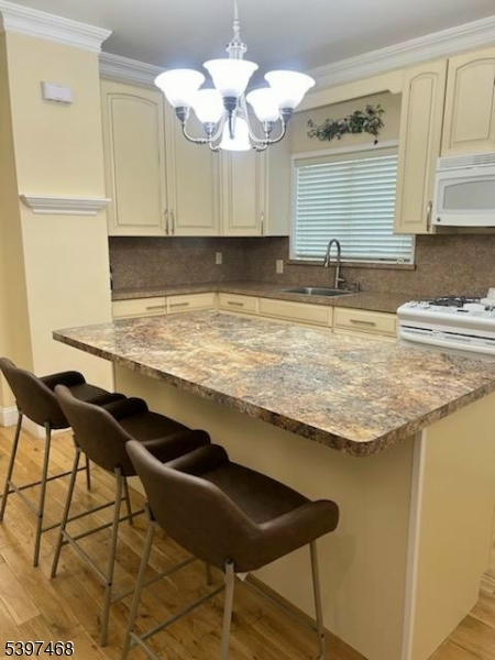 Paterson City, NJ 07503,370 Knickerbocker Ave #2