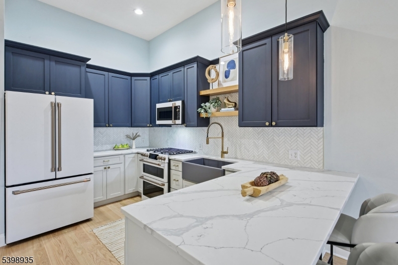 Bloomfield Twp., NJ 07003,186 Walnut St #114