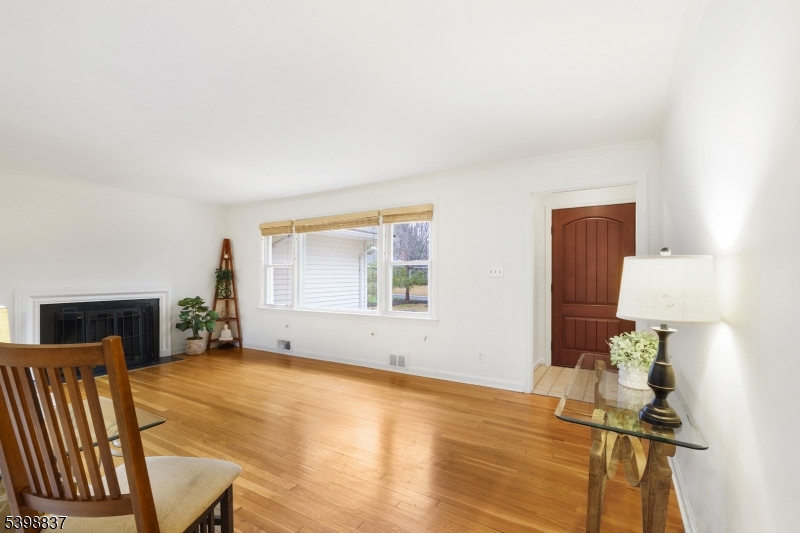 Madison Boro, NJ 07940,17 Overhill Dr