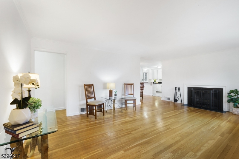 Madison Boro, NJ 07940,17 Overhill Dr