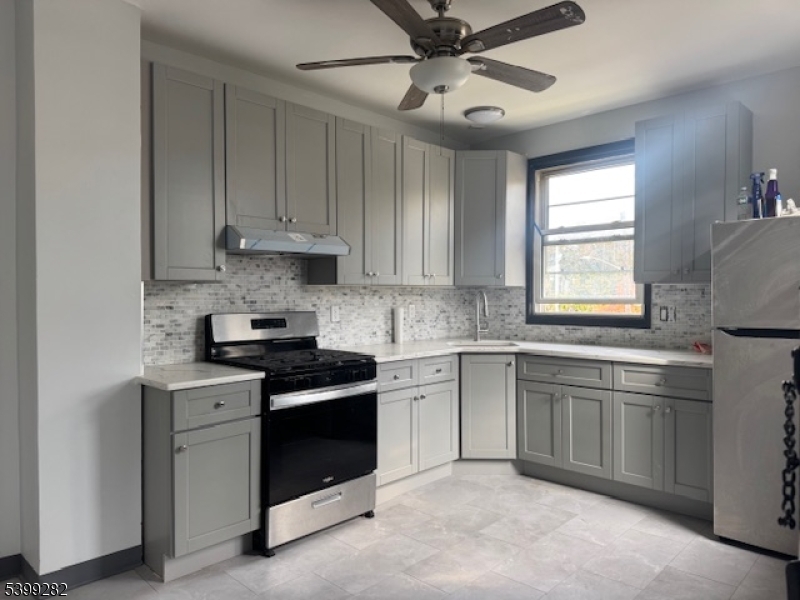 Linden City, NJ 07036,211 W Saint Georges Ave