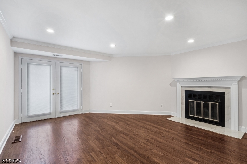 Florham Park Boro, NJ 07932,250 Ridgedale Ave #A5