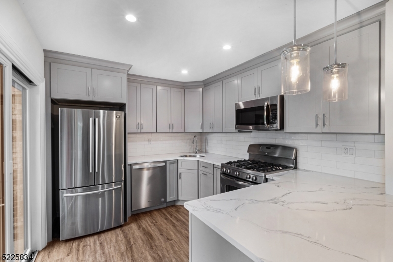 Florham Park Boro, NJ 07932,250 Ridgedale Ave #A5