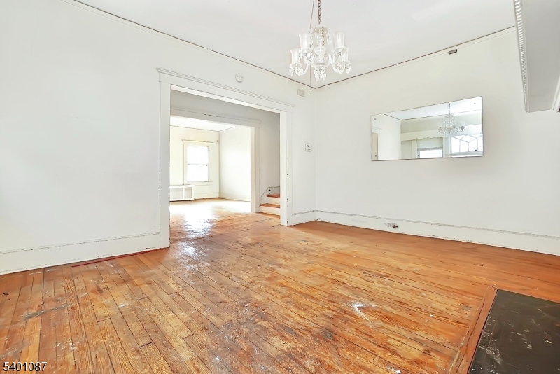 Montclair Twp., NJ 07042,9 Hawthorne Pl