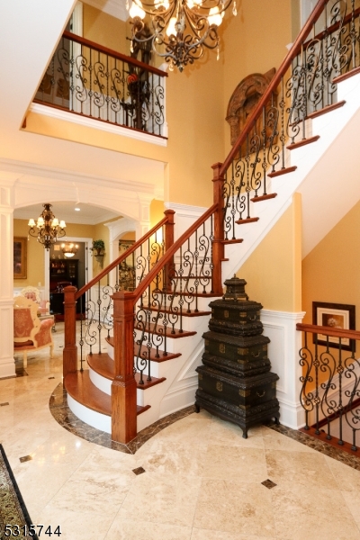 Boonton Twp., NJ 07005,8 Pineview Ln