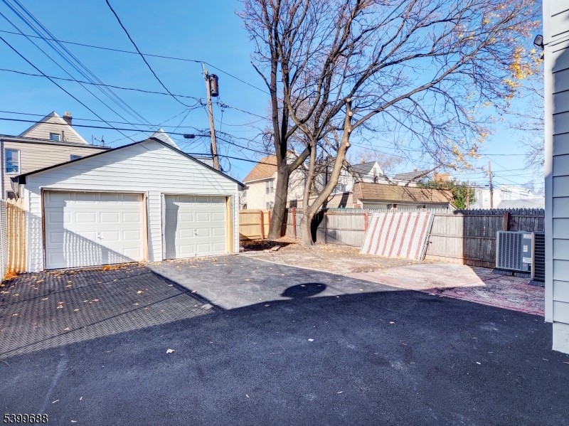 East Orange City, NJ 07018,495 S Clinton St