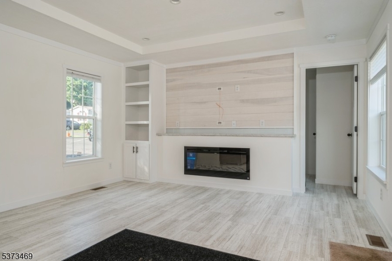 Chester Boro, NJ 07930,195 W Main St Unit 22 #22