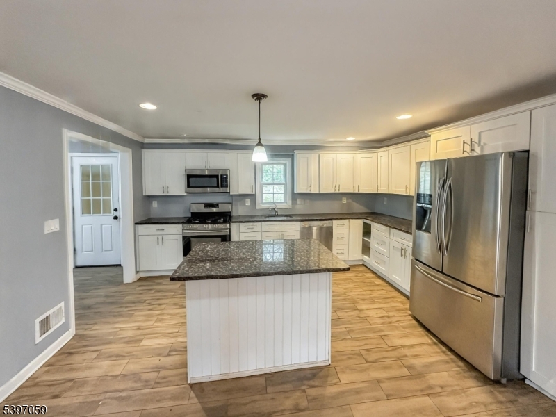 Clark Twp., NJ 07066,38 Meadow Rd