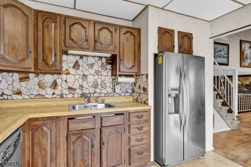 Carteret Boro, NJ 07008,85 Whitman St