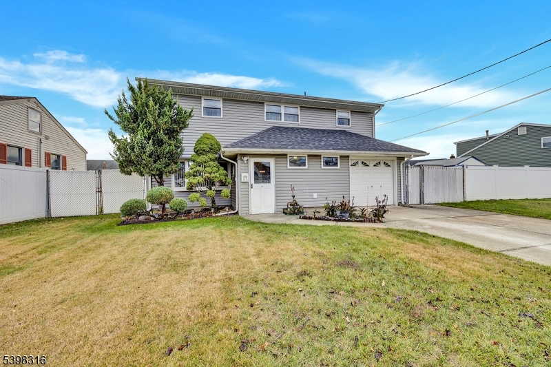 Carteret Boro, NJ 07008,85 Whitman St