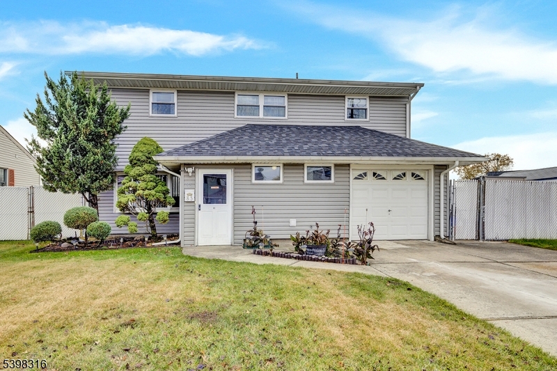 85 Whitman St, Carteret Boro, NJ 07008