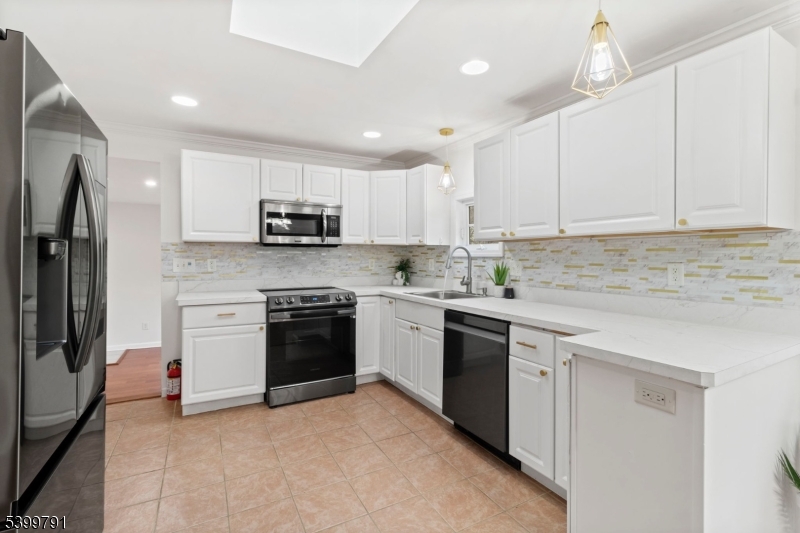 Newton Town, NJ 07860,36 Paterson Ave