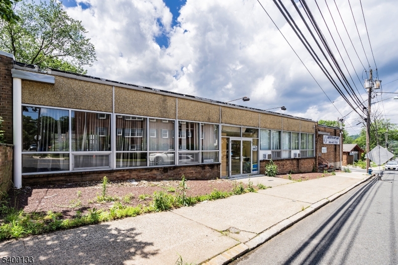 2075-2079 Millburn Ave, Maplewood Twp., NJ 07040