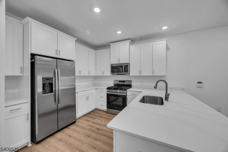 30212 Radford Ct, Monroe Twp., NJ 08831