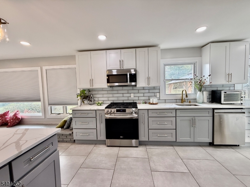 Mountainside Boro, NJ 07092,1571 Brookside Rd