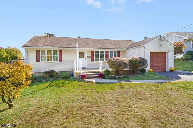 4 Lynwood Pl, Madison Boro, NJ 07940