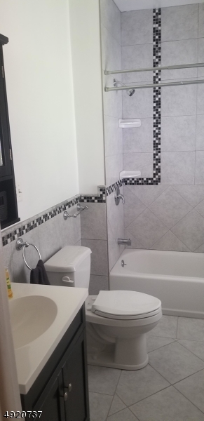 Linden City, NJ 07036,517 Woodlawn Ave