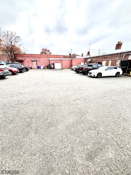 North Arlington Boro, NJ 07031,580 Ridge Rd