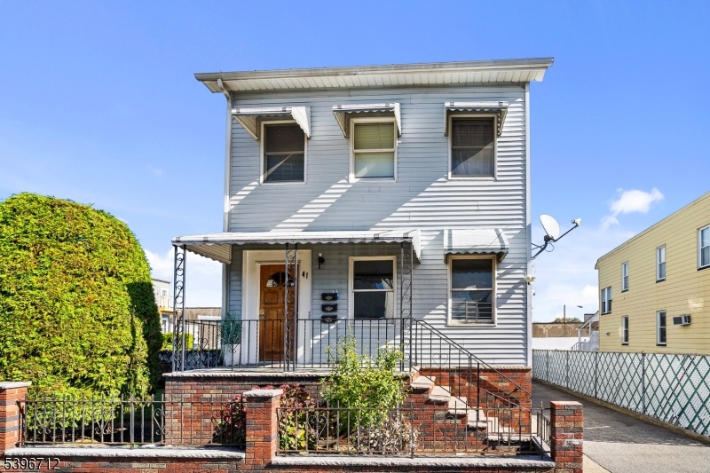 Paterson City, NJ 07503,41 Columbia Ave