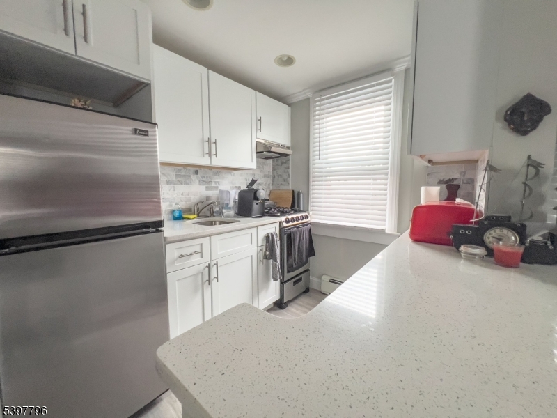 Raritan Boro, NJ 08869,14 W SOMERSET ST #6C