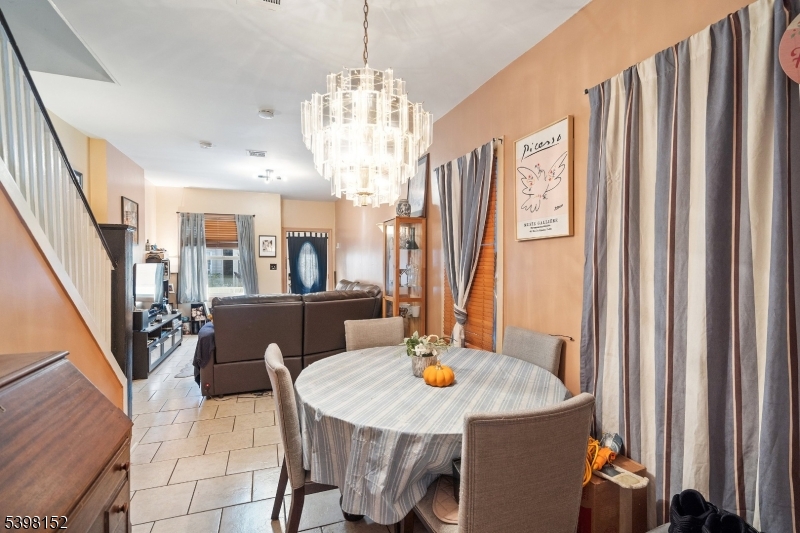 Elizabeth City, NJ 07201,1111 12Hampton Pl