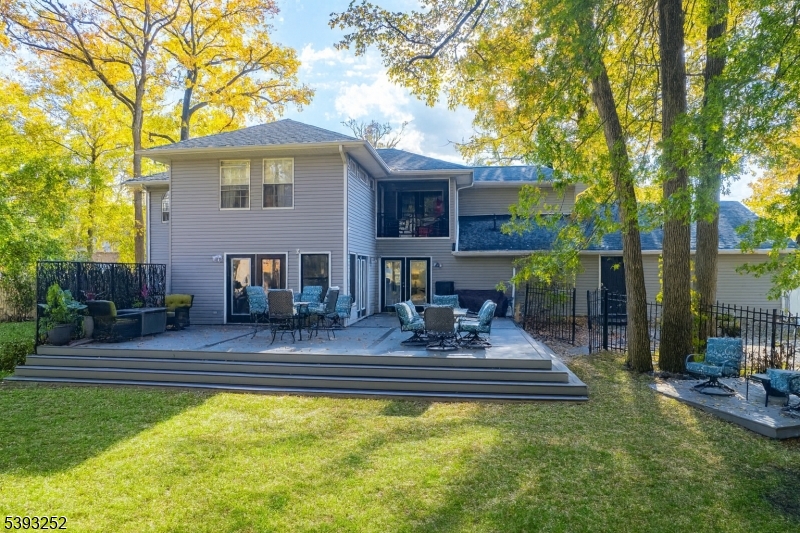 Edison Twp., NJ 08820,26 Harding Ave