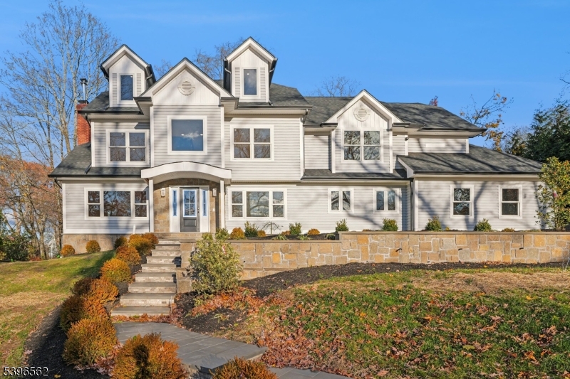 215 Summit Ave, Summit City, NJ 07901