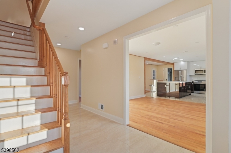 Summit City, NJ 07901,215 Summit Ave