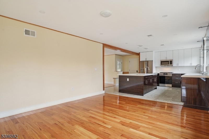 Summit City, NJ 07901,215 Summit Ave