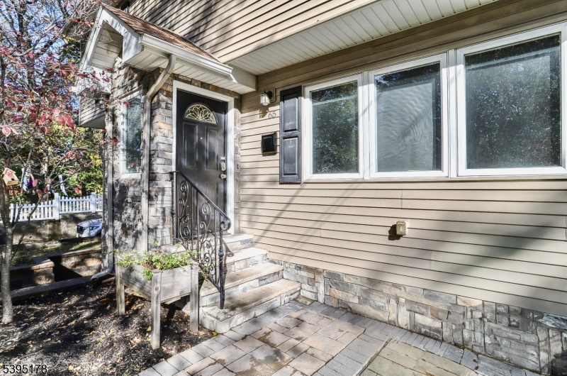 Bogota Boro, NJ 07603,65 Mcdougall Ln