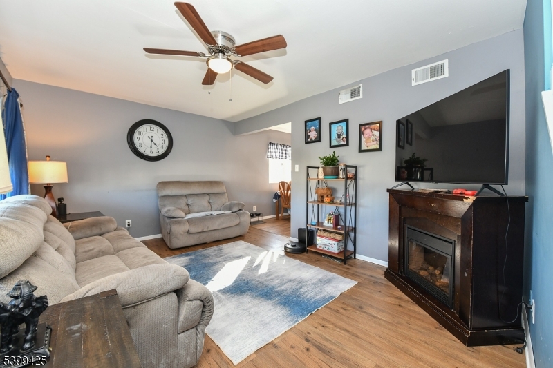 Moonachie Boro, NJ 07074,2 Lincoln Pl