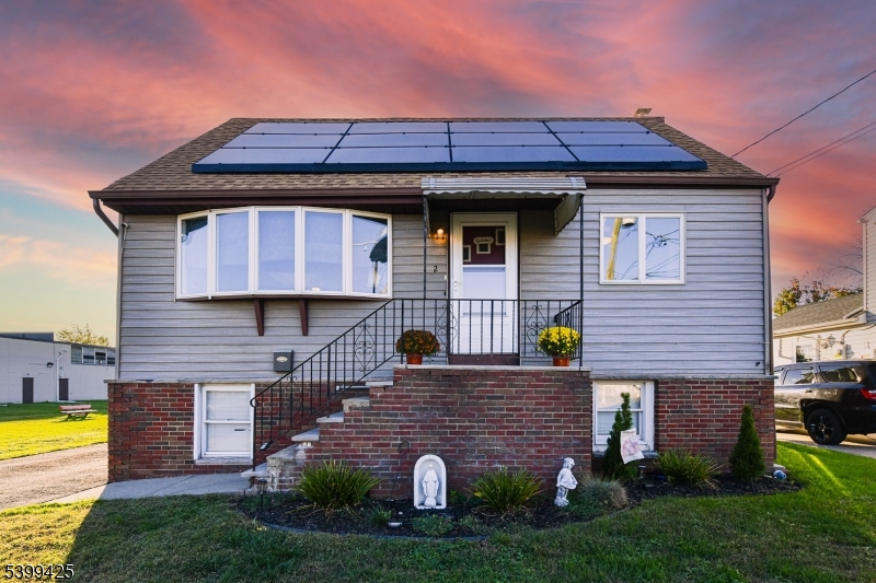 2 Lincoln Pl, Moonachie Boro, NJ 07074