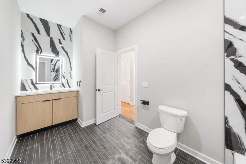 Newark City, NJ 07105,108 Fleming Ave #1A