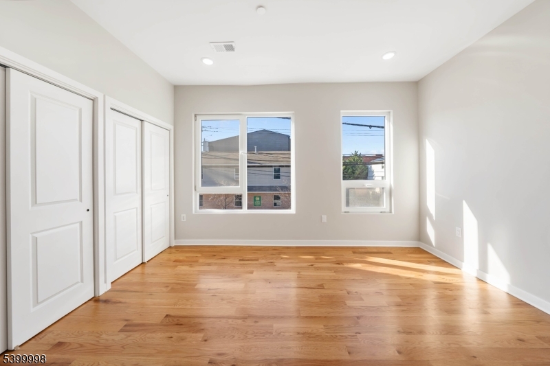 Newark City, NJ 07105,108 Fleming Ave #1A