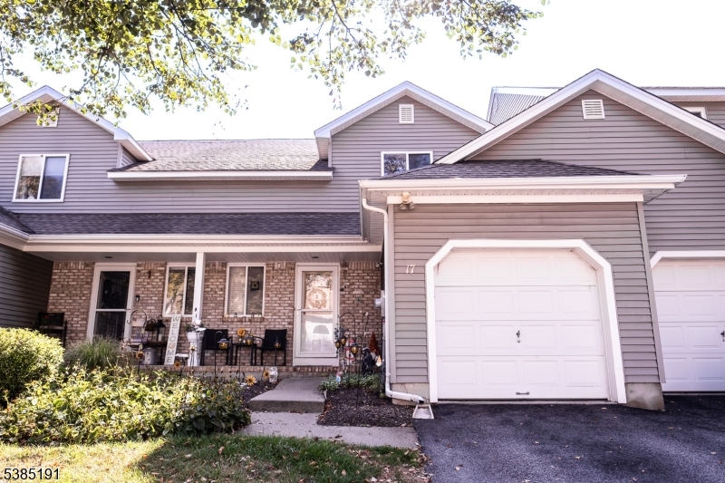 17 Meadow Pond Rd, Hardyston Twp., NJ 07419