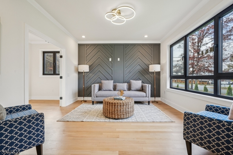 Livingston Twp., NJ 07039,5 Foxcroft Dr