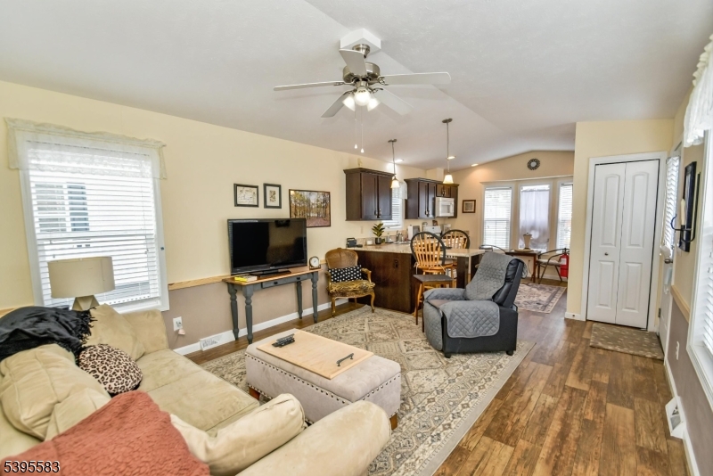 Jefferson Twp., NJ 07438,18 EASY DRIVE