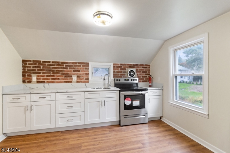 North Haledon Boro, NJ 07508,154 Oakwood Ave #3