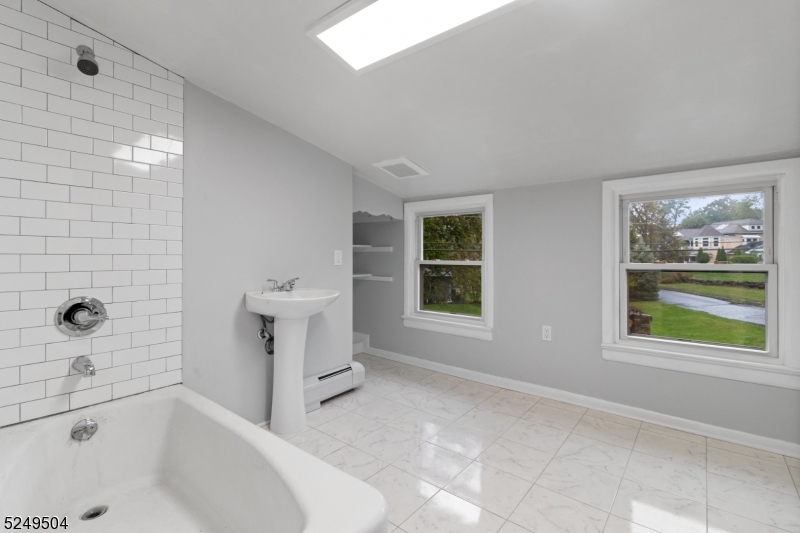 North Haledon Boro, NJ 07508,154 Oakwood Ave #3