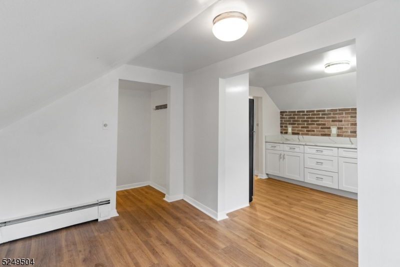 North Haledon Boro, NJ 07508,154 Oakwood Ave #3