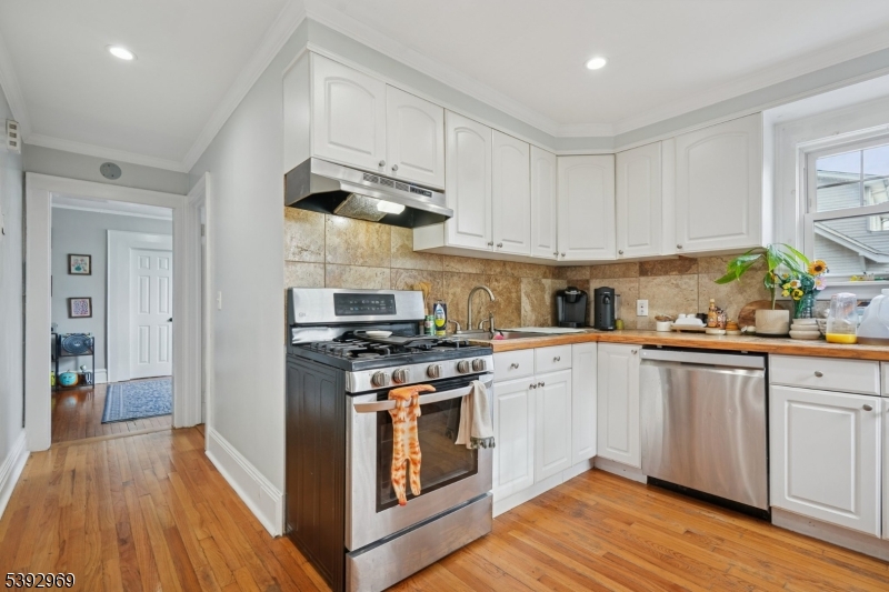 Maplewood Twp., NJ 07040,18 Boyden Pkwy South