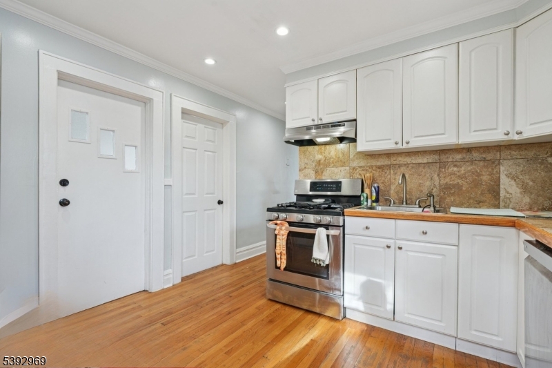 Maplewood Twp., NJ 07040,18 Boyden Pkwy South