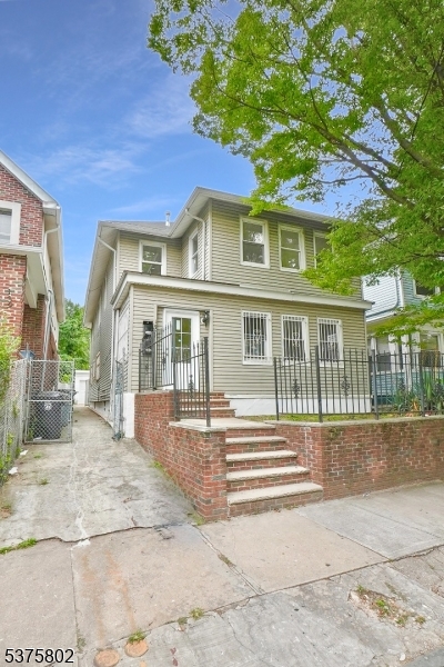 137 Osborne Ter, Newark City, NJ 07108