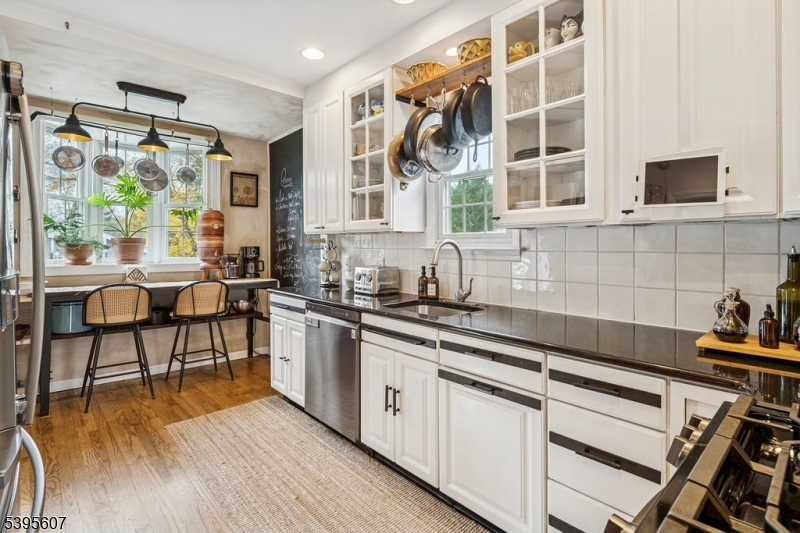 New Providence Boro, NJ 07901,19 Division Ave