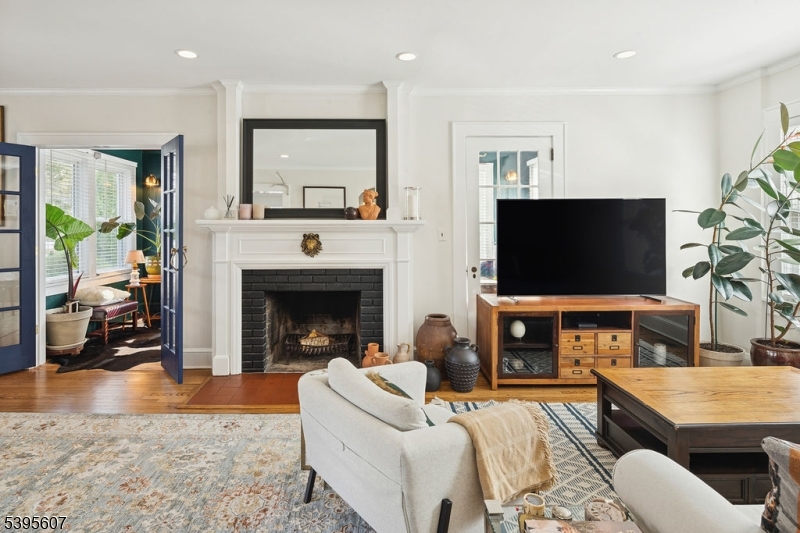 New Providence Boro, NJ 07901,19 Division Ave